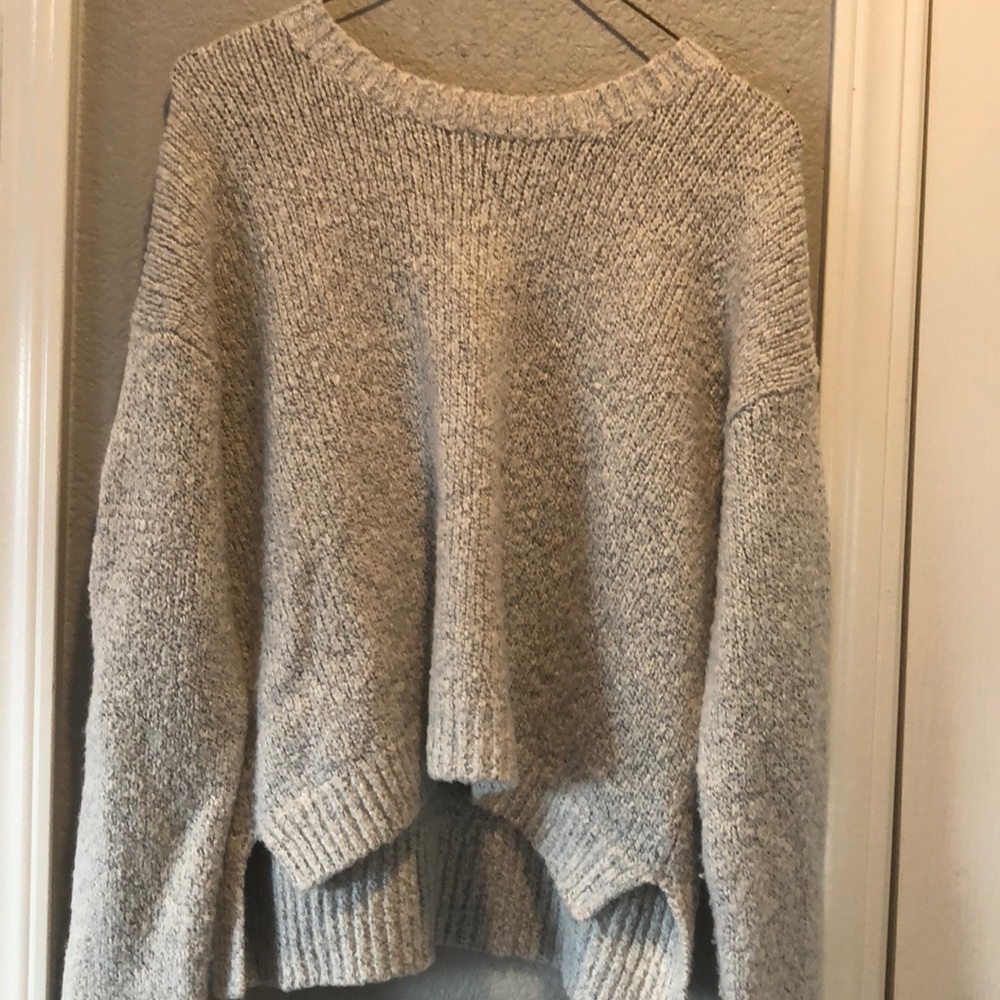 BRANDY MELVILLE SWEATER